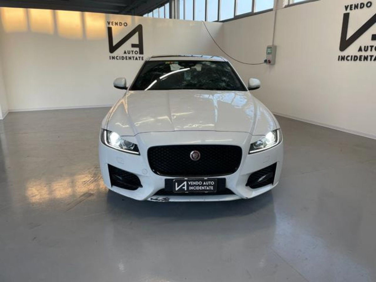 Jaguar XF 2.0 D 180 CV AWD aut. R-Sport (2)