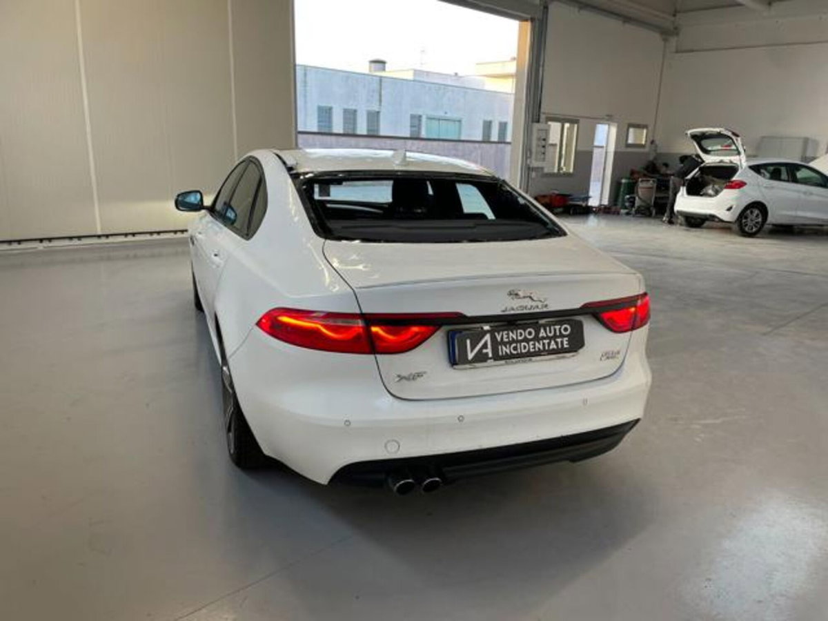 Jaguar XF 2.0 D 180 CV AWD aut. R-Sport (5)