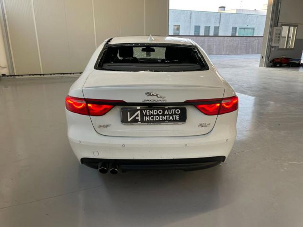 Jaguar XF 2.0 D 180 CV AWD aut. R-Sport (6)