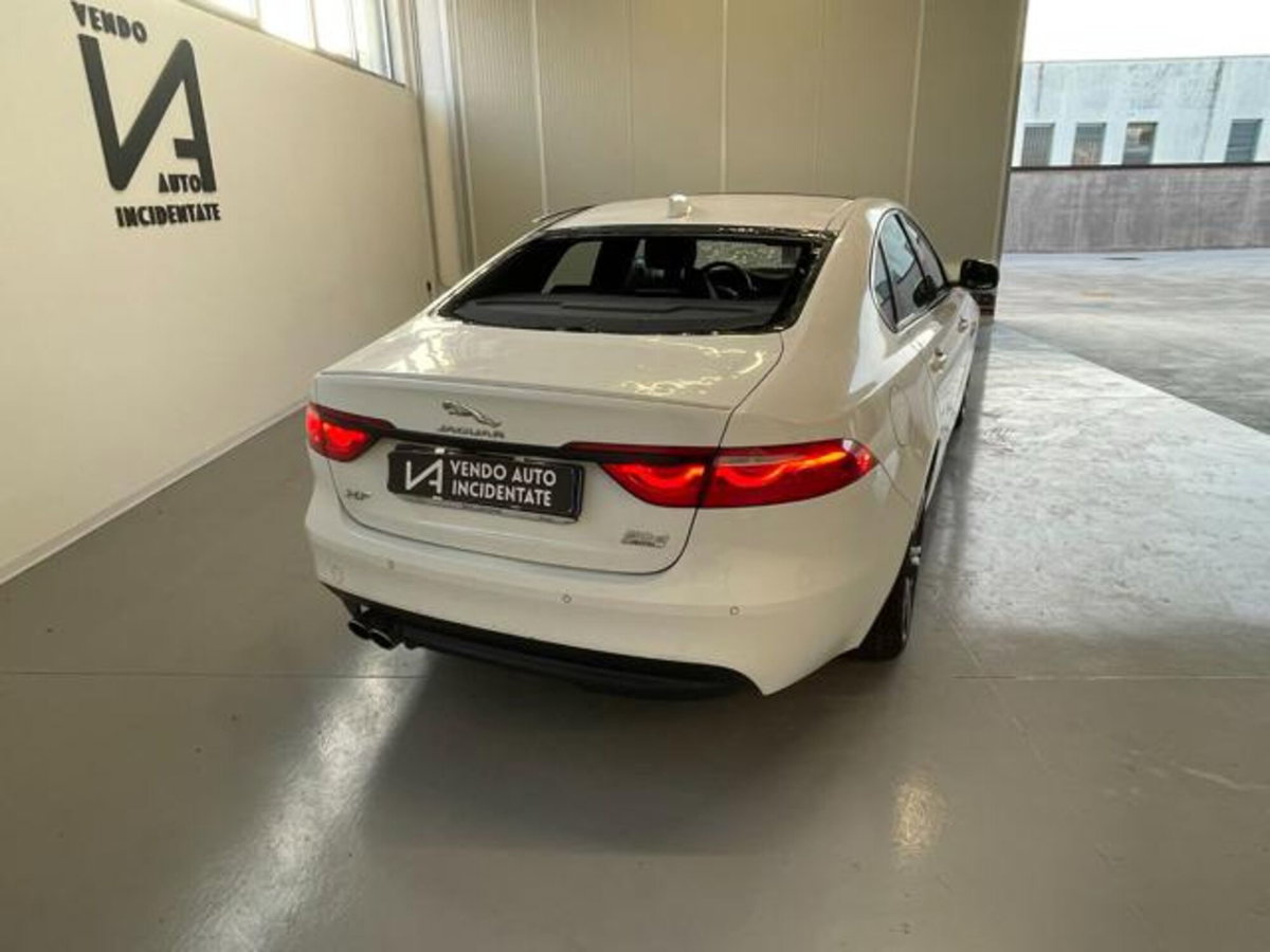 Jaguar XF 2.0 D 180 CV AWD aut. R-Sport (7)