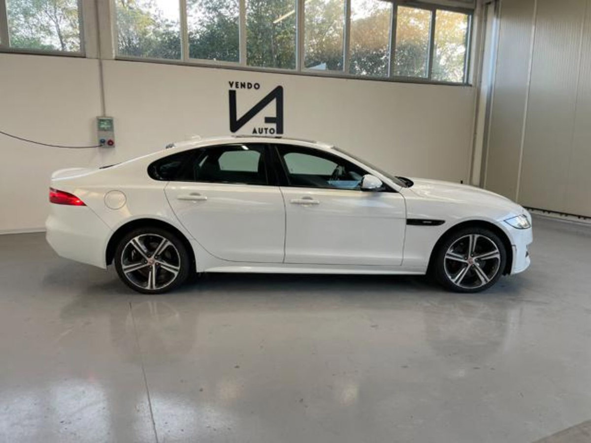Jaguar XF 2.0 D 180 CV AWD aut. R-Sport (8)