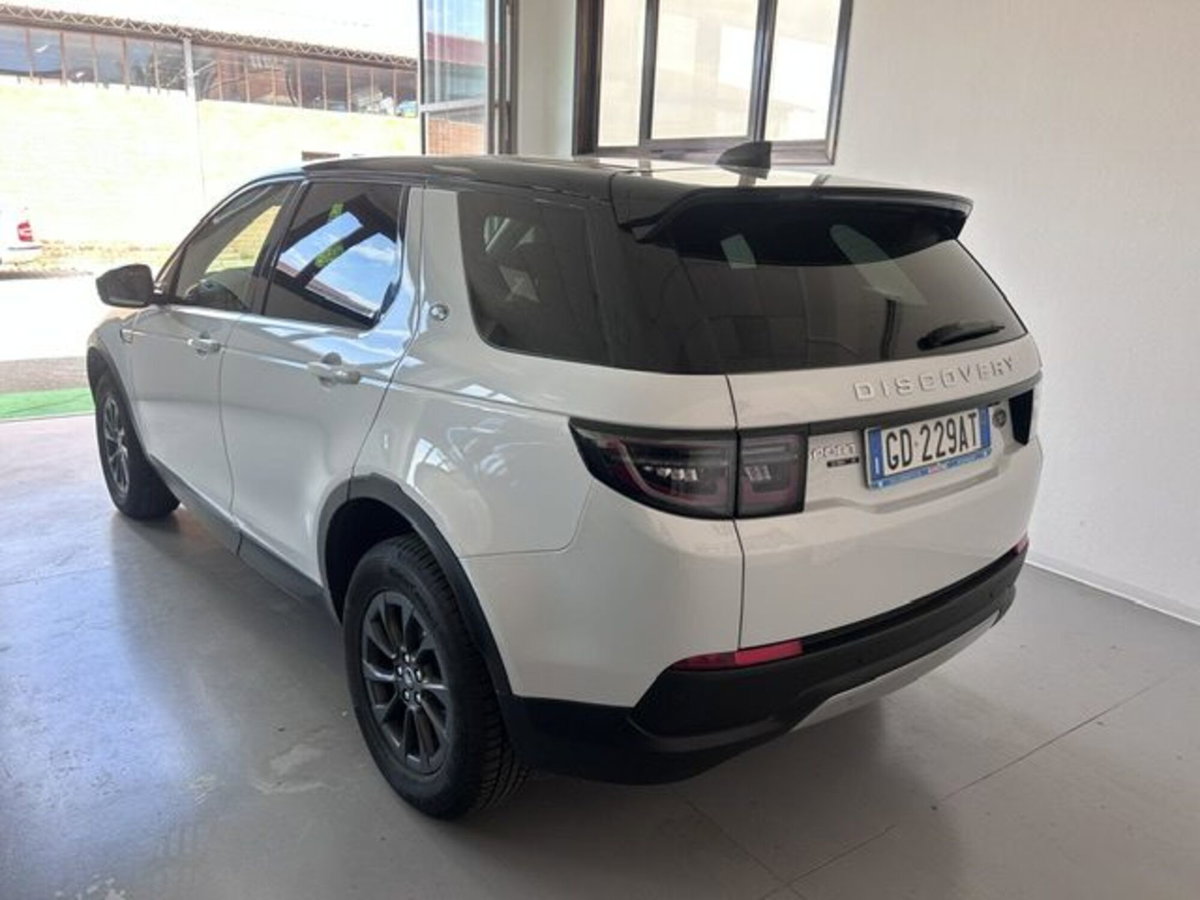 Land Rover Discovery Sport 2.0 TD4 180 CV AWD Auto (4)