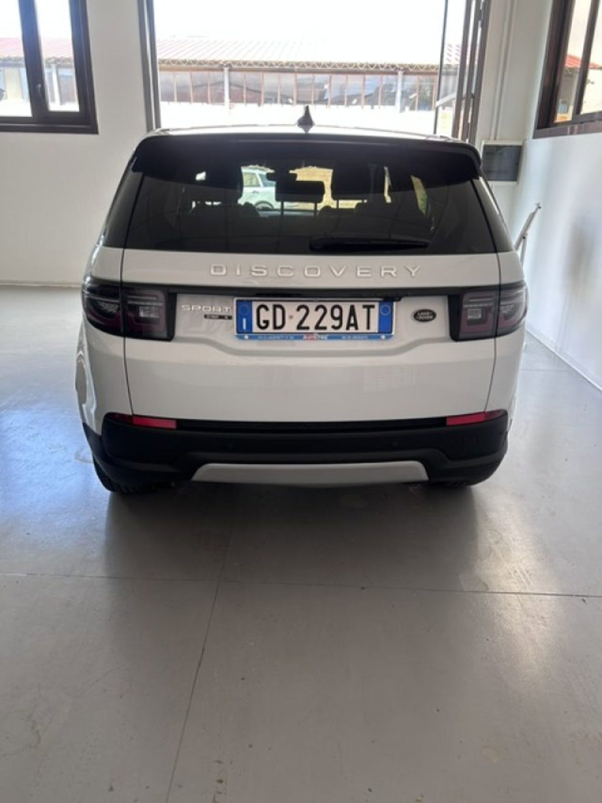 Land Rover Discovery Sport 2.0 TD4 180 CV AWD Auto (5)