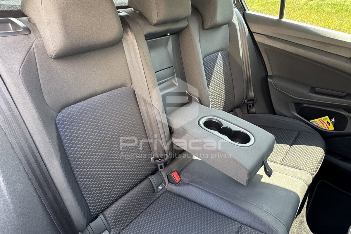 Volkswagen Golf 2.0 TDI SCR Life (12)
