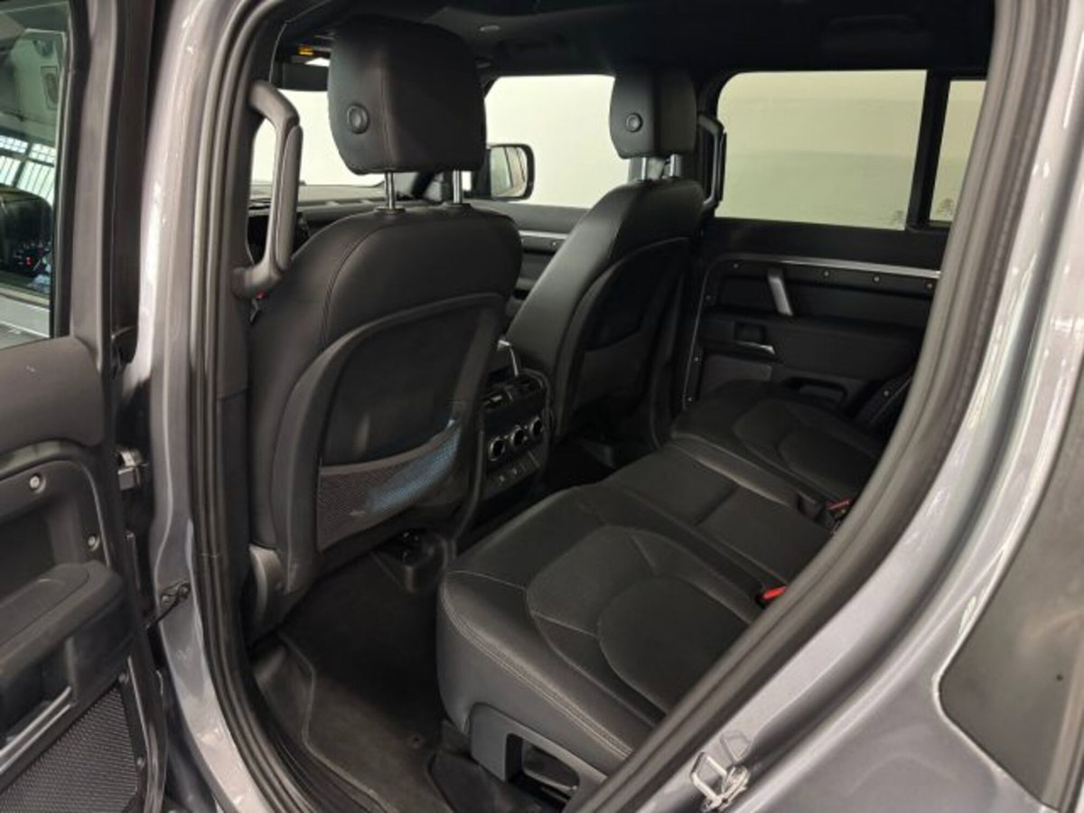 Land Rover Defender 110 3.0D I6 250 CV AWD Auto X-Dynamic S (12)