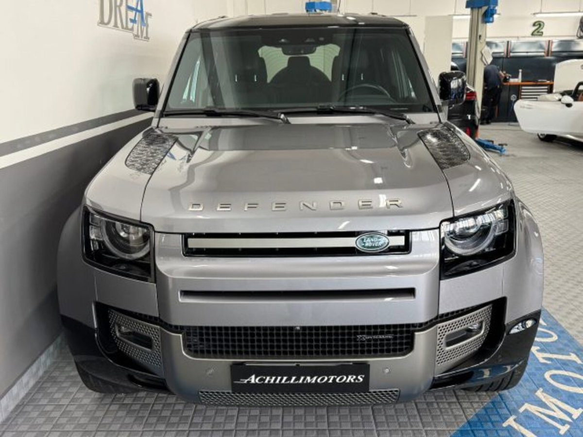 Land Rover Defender 110 3.0D I6 250 CV AWD Auto X-Dynamic S (4)