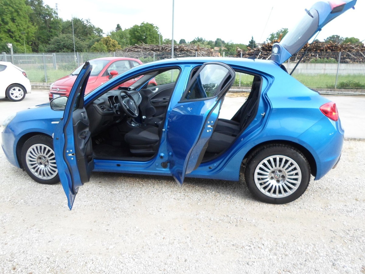Alfa Romeo Giulietta 1.6 JTDm Business 120cv (11)
