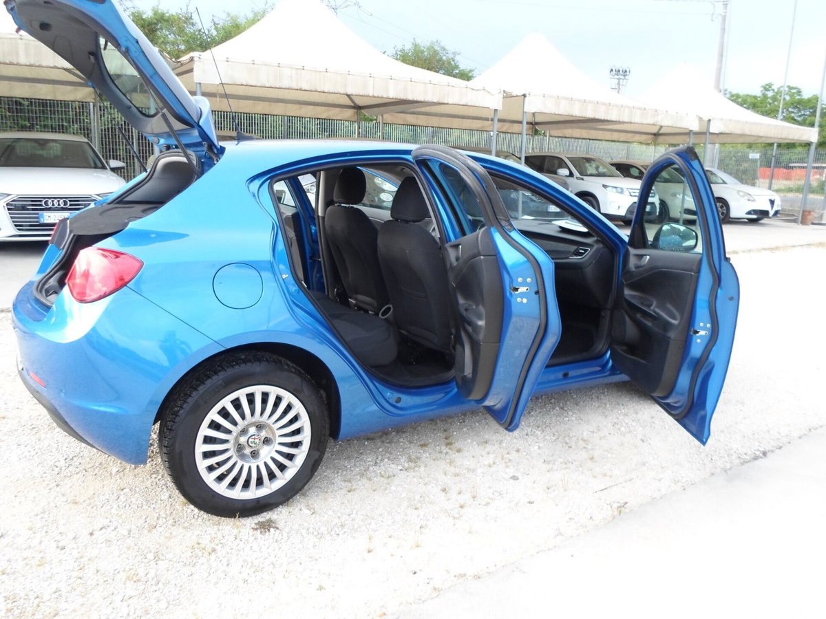 Alfa Romeo Giulietta 1.6 JTDm Business 120cv (13)