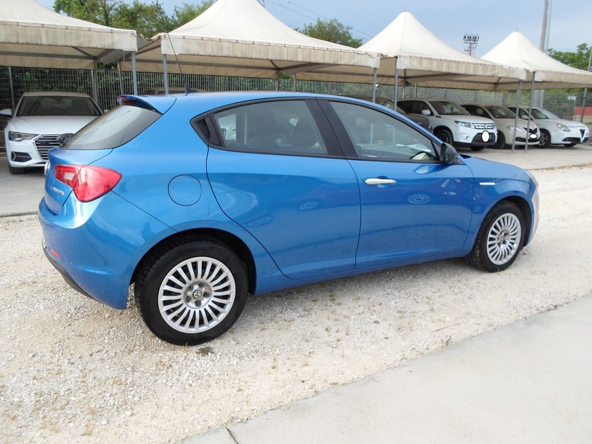 Alfa Romeo Giulietta 1.6 JTDm Business 120cv (4)