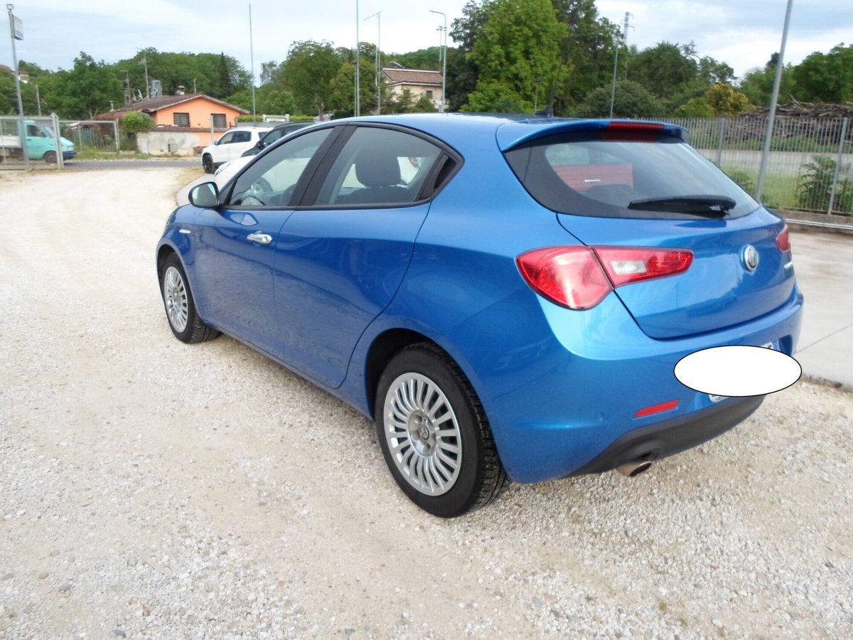 Alfa Romeo Giulietta 1.6 JTDm Business 120cv (6)