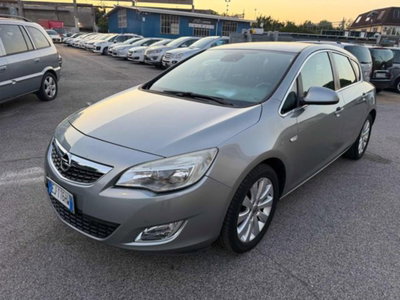 Opel Astra 1.7 CDTI 110CV 4 porte Cosmo (11)
