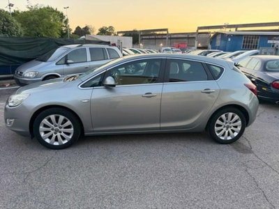 Opel Astra 1.7 CDTI 110CV 4 porte Cosmo (2)