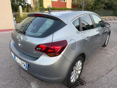 Opel Astra 1.7 CDTI 110CV 4 porte Cosmo (14)