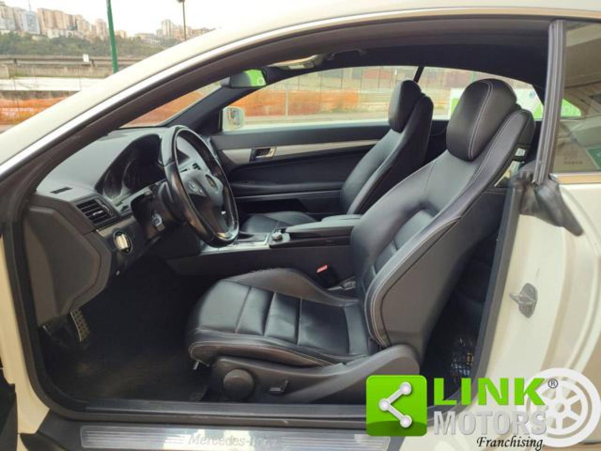 Mercedes-Benz Classe E Coupé 250 CDI Coupé BlueEFFICIENCY Avantgarde (15)