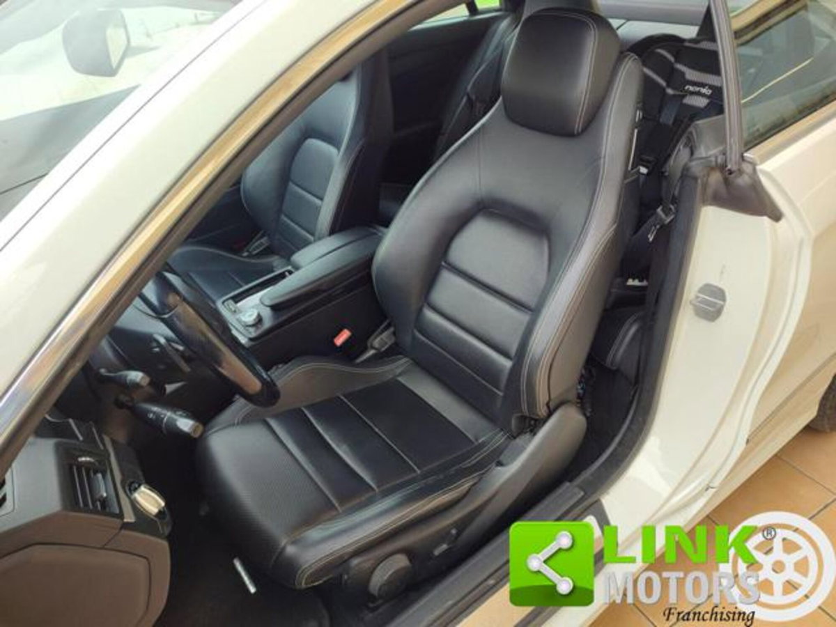 Mercedes-Benz Classe E Coupé 250 CDI Coupé BlueEFFICIENCY Avantgarde (16)