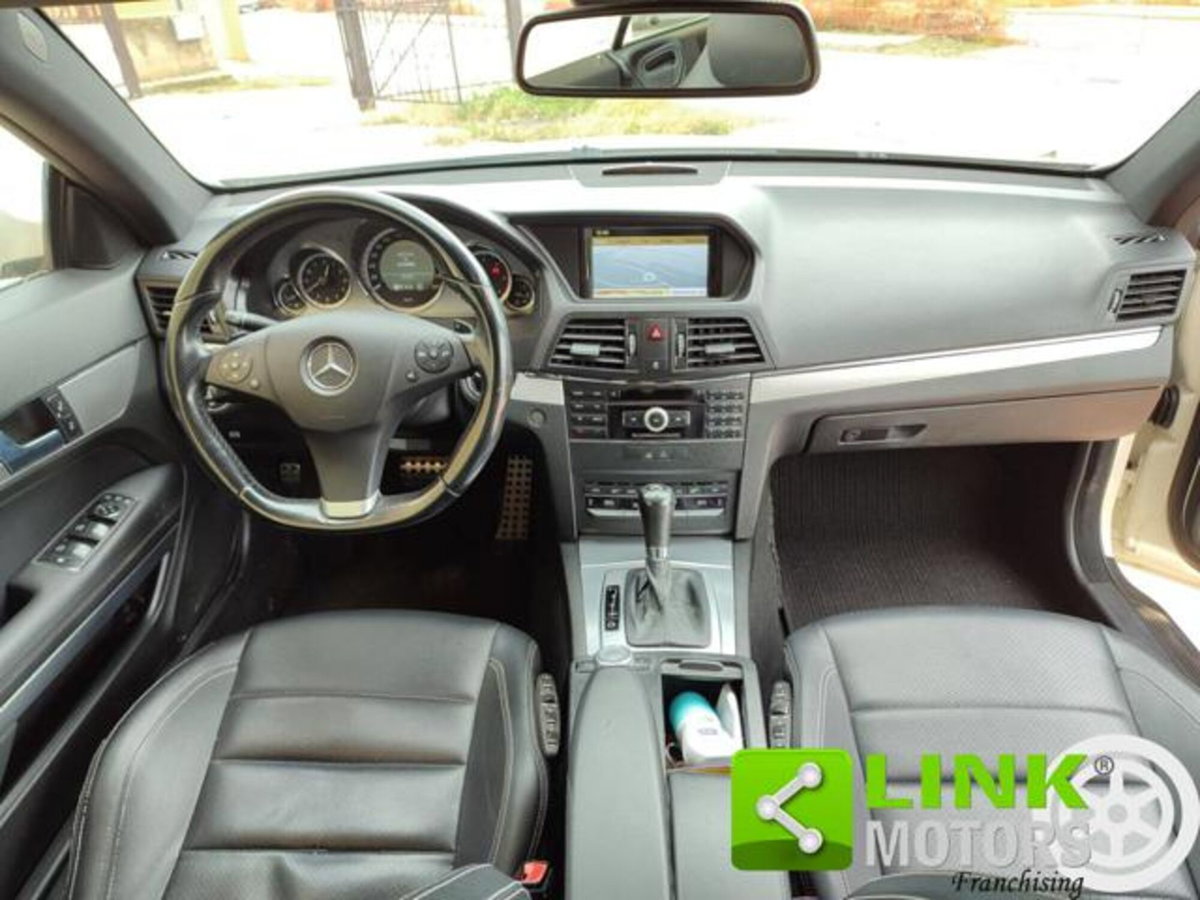 Mercedes-Benz Classe E Coupé 250 CDI Coupé BlueEFFICIENCY Avantgarde (19)