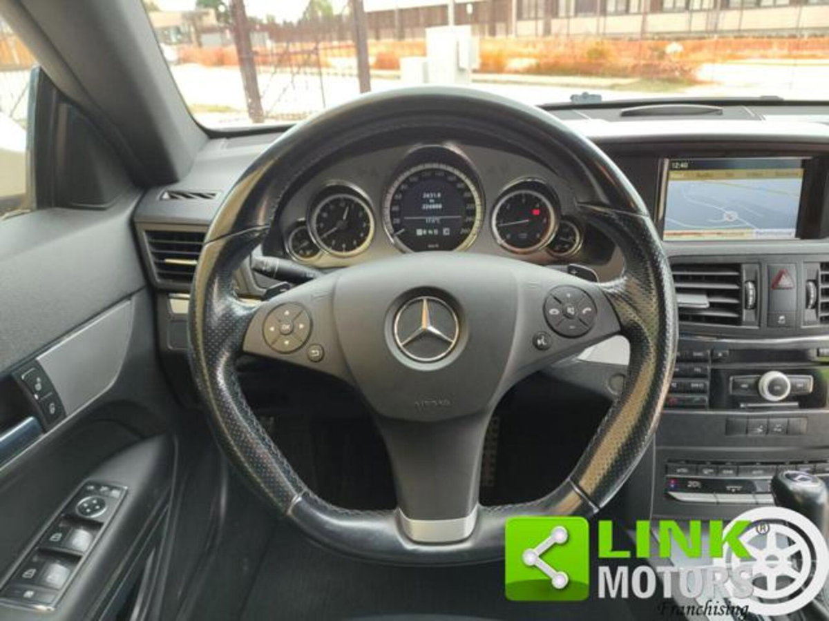 Mercedes-Benz Classe E Coupé 250 CDI Coupé BlueEFFICIENCY Avantgarde (20)
