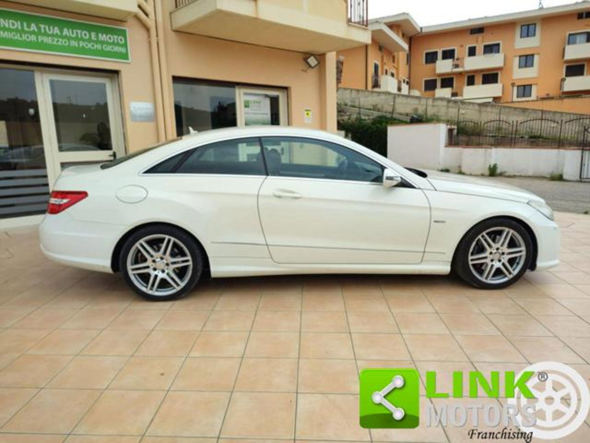 Mercedes-Benz Classe E Coupé 250 CDI Coupé BlueEFFICIENCY Avantgarde (6)