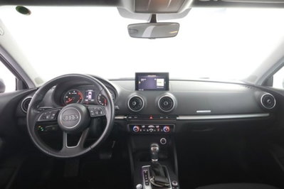 Audi A3 Sportback 40 TDI quattro S tronic Business (12)