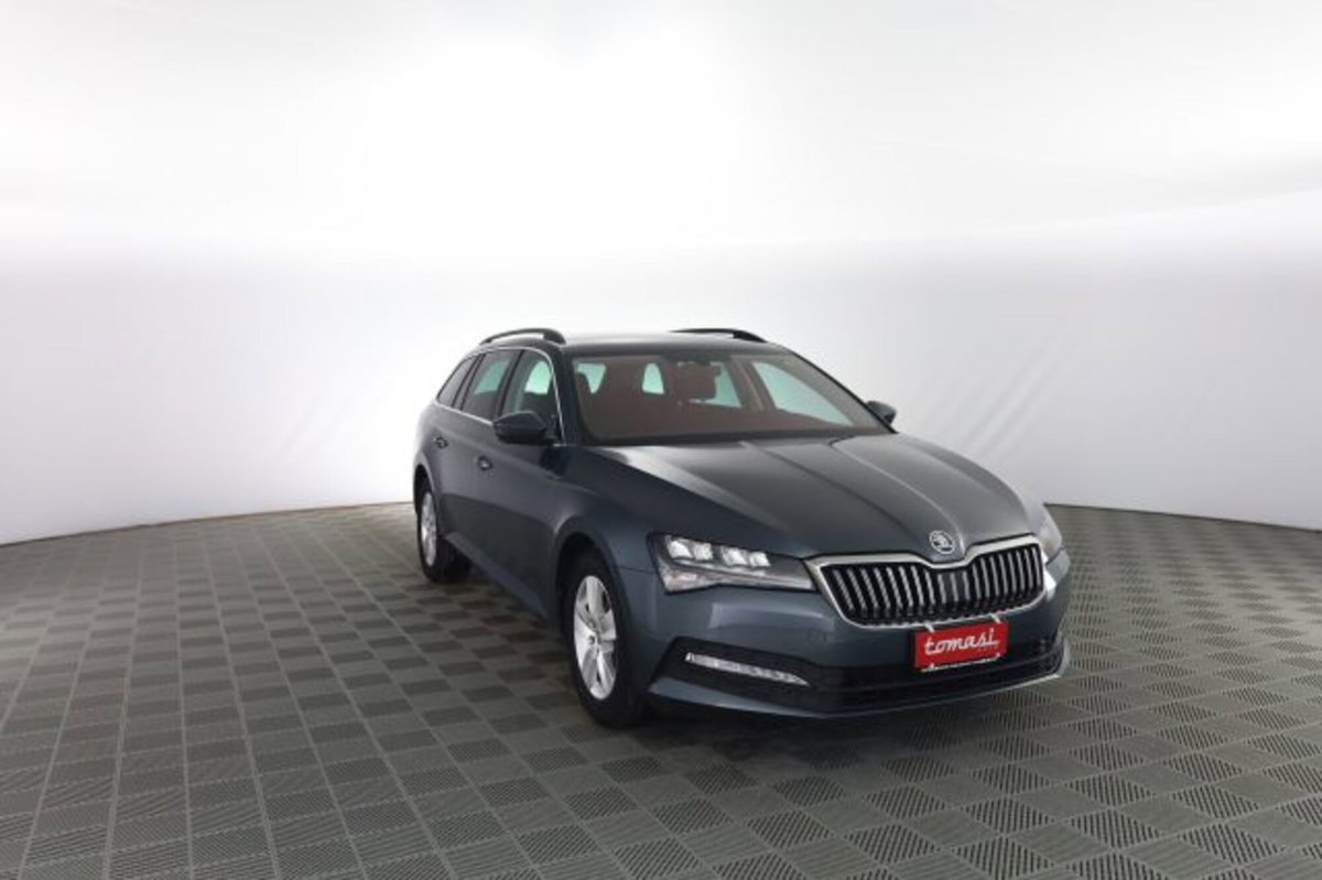 Skoda Superb Station Wagon 1.6 TDI DSG Wagon Ambition (2)