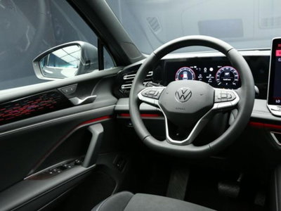 Volkswagen Tiguan 1.5 etsi Elegance 150cv dsg (13)