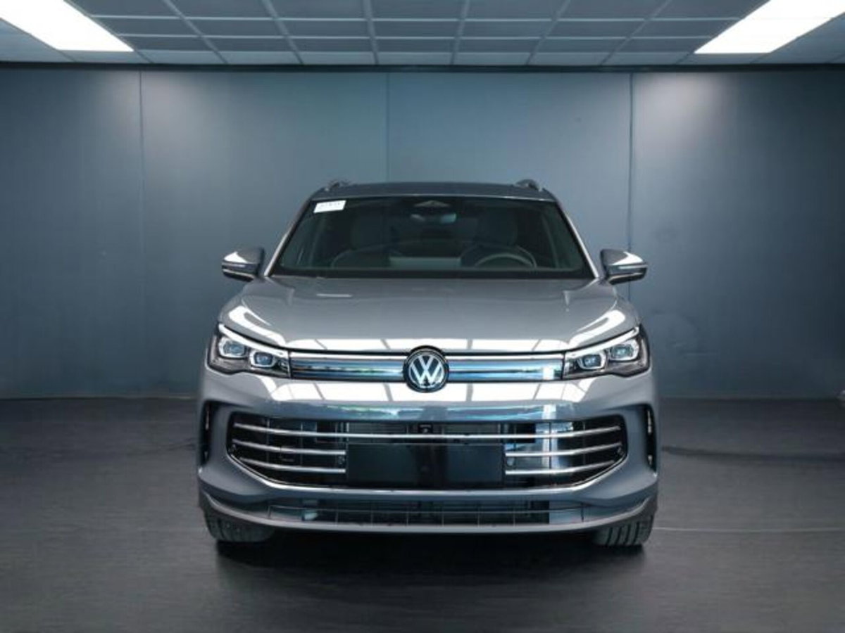 Volkswagen Tiguan 1.5 etsi Elegance 150cv dsg (2)