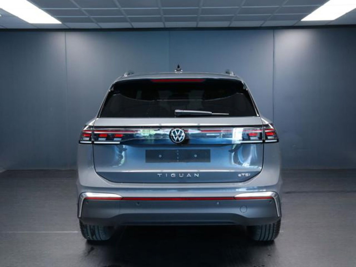 Volkswagen Tiguan 1.5 etsi Elegance 150cv dsg (4)
