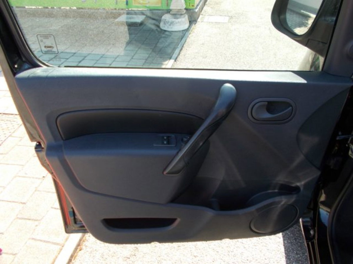 Renault Kangoo Blue dCi 115CV Express Maxi Combi Ice Plus (11)
