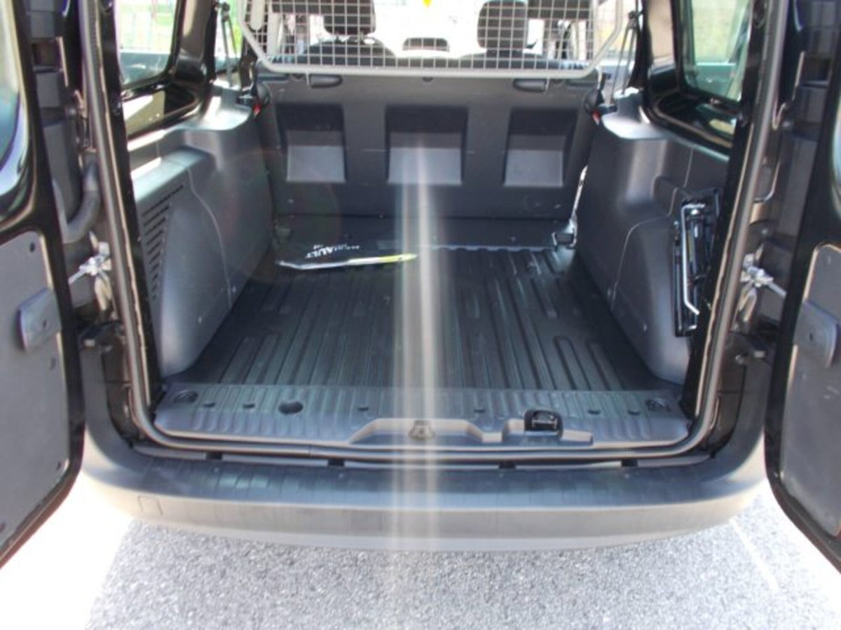 Renault Kangoo Blue dCi 115CV Express Maxi Combi Ice Plus (12)