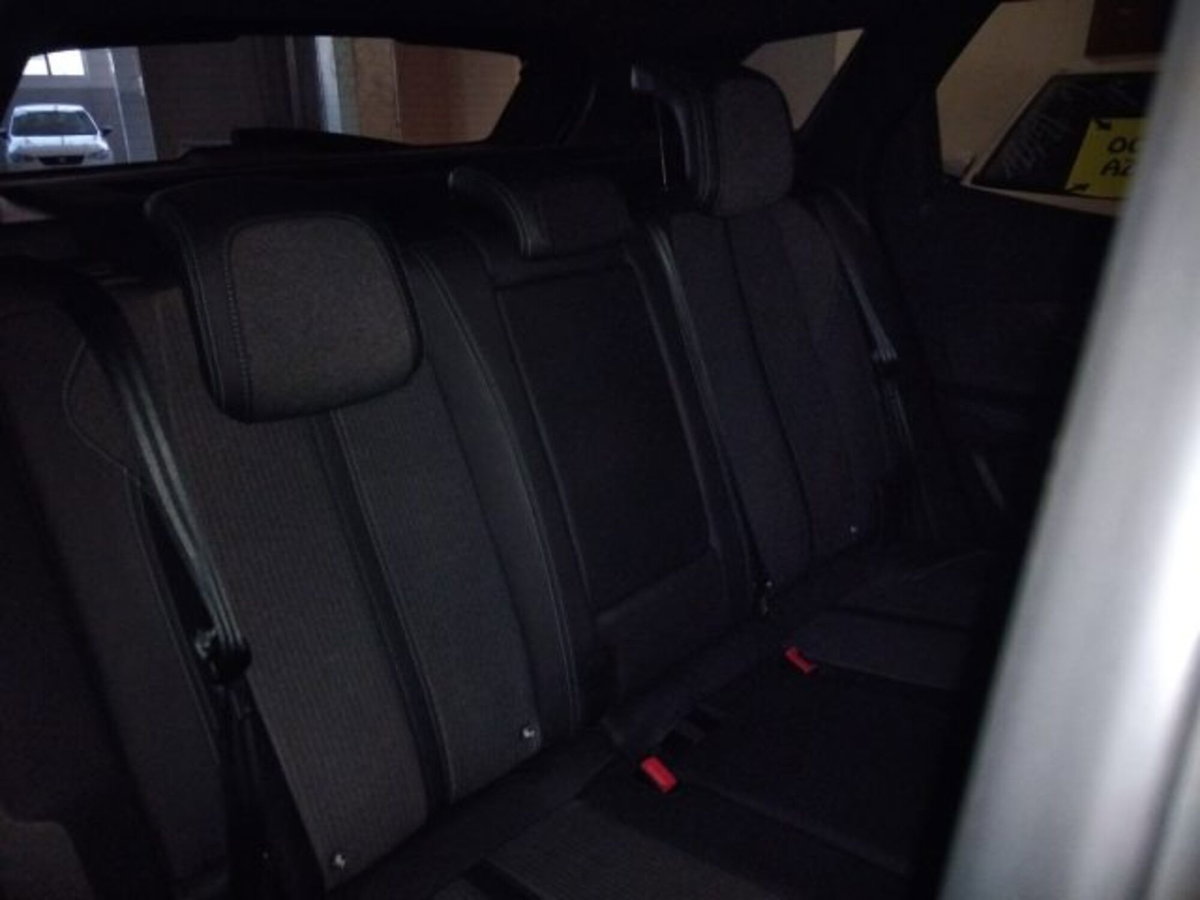 Peugeot 3008 BlueHDi 130 S&S EAT8 Allure Pack (11)