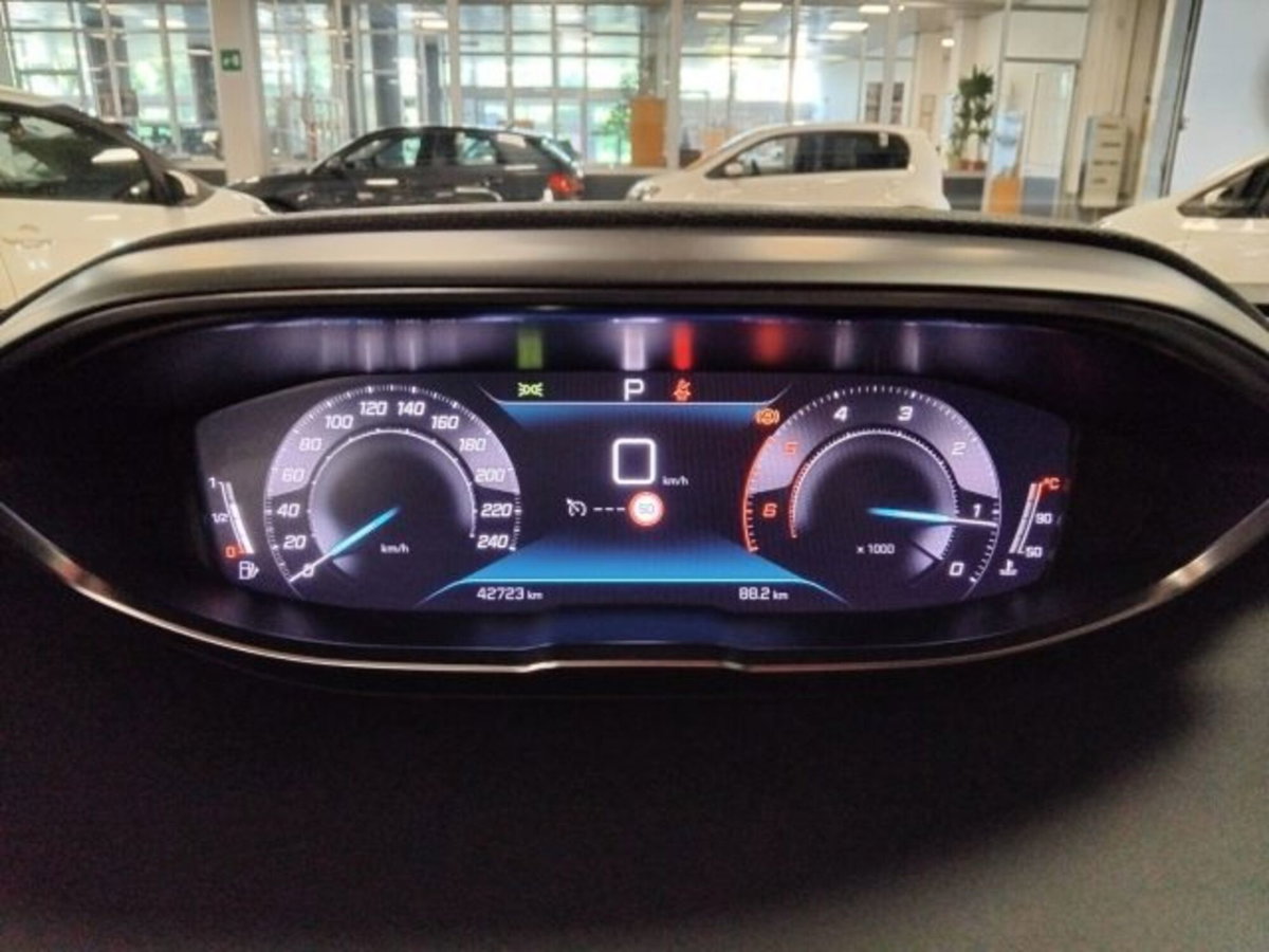 Peugeot 3008 BlueHDi 130 S&S EAT8 Allure Pack (17)