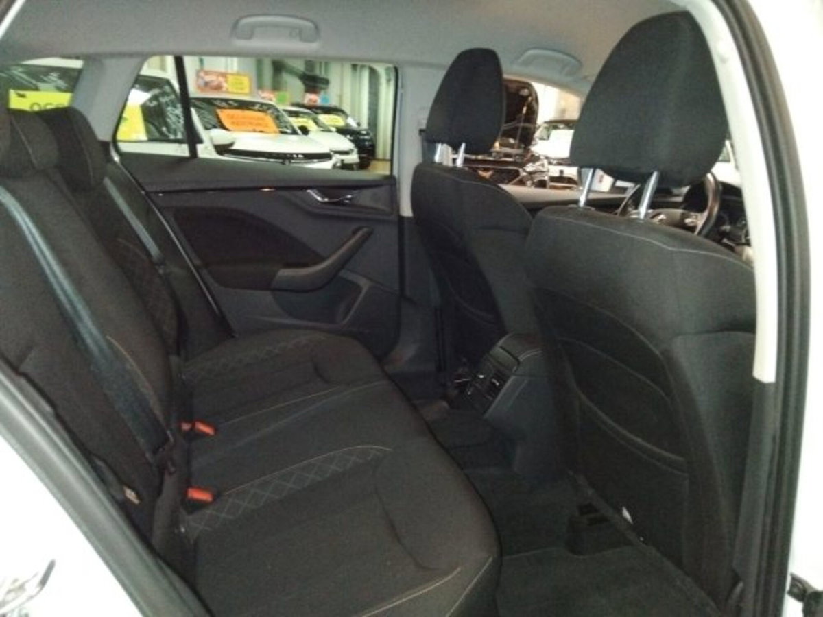 Skoda Scala 1.0 TSI 110 CV DSG Ambition (9)