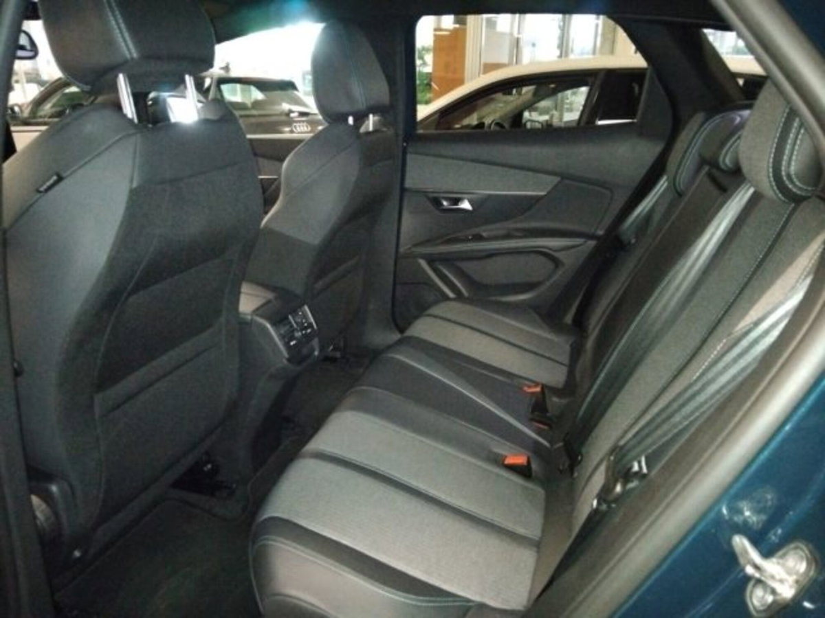 Peugeot 3008 BlueHDi 130 S&S EAT8 Allure Pack (7)