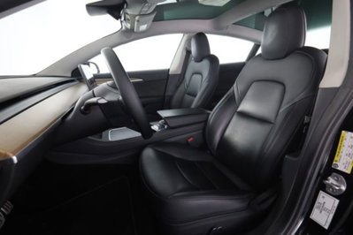 Tesla Model 3 Long Range awd (2)