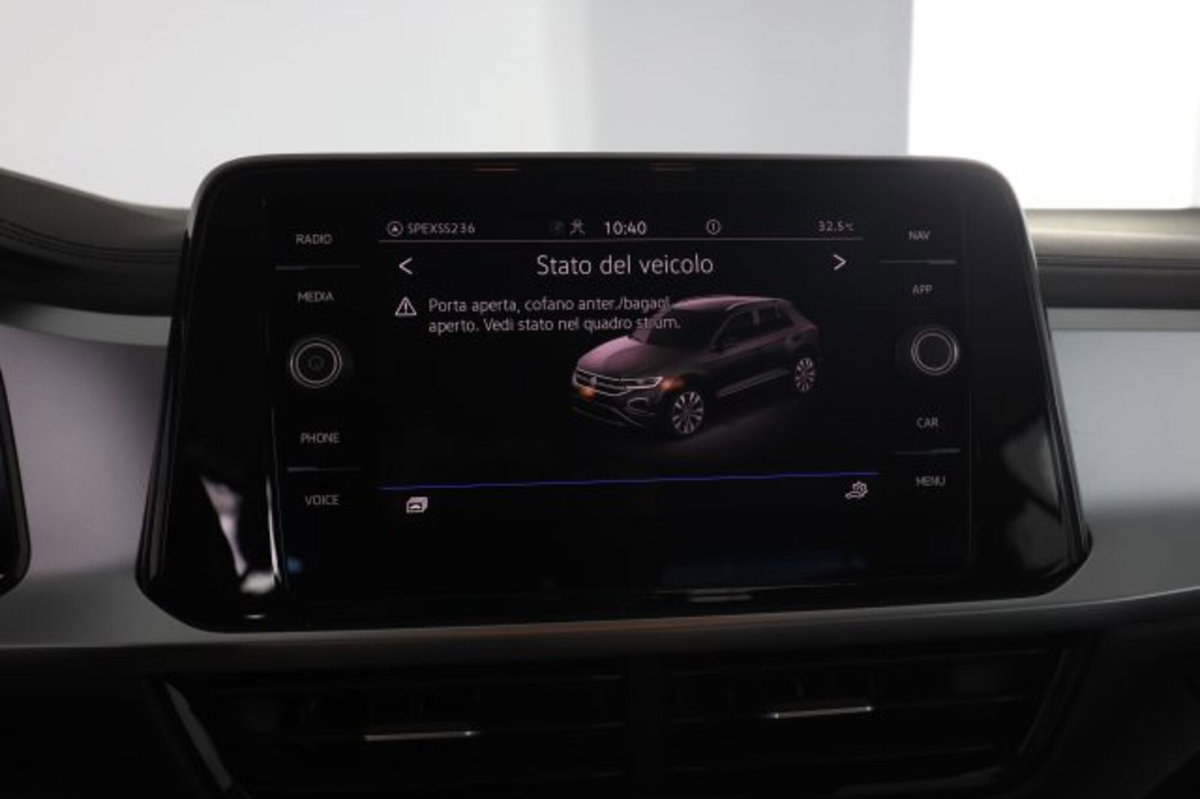 Volkswagen T-Roc 2.0 tdi Life 115cv (11)