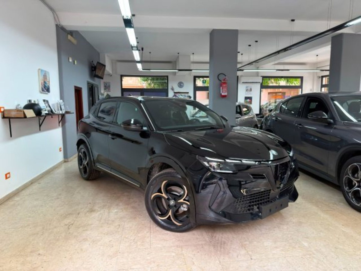 Alfa Romeo Junior 1.2 ibrida Q4 Intensa 145cv edct6
