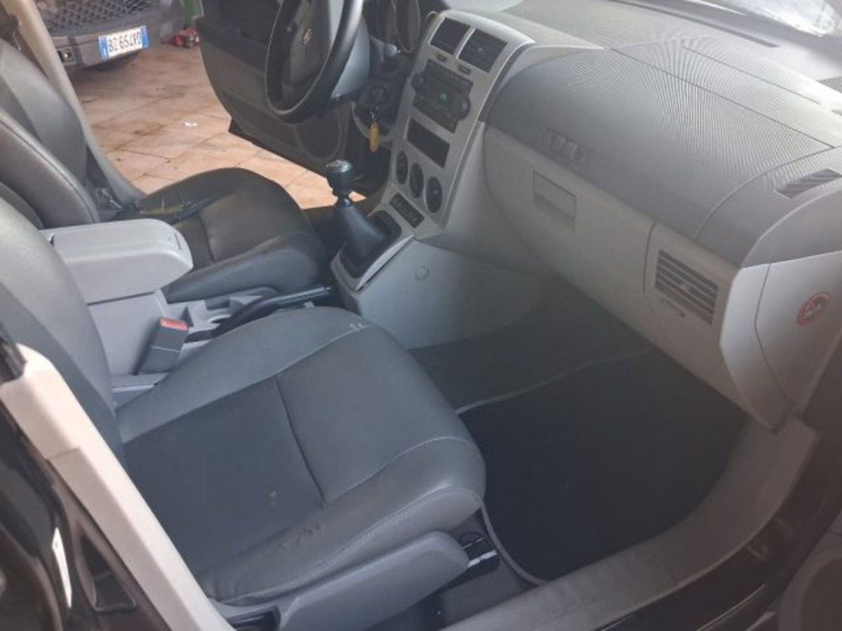 Dodge Caliber 2.0 Turbodiesel DPF SXT (4)