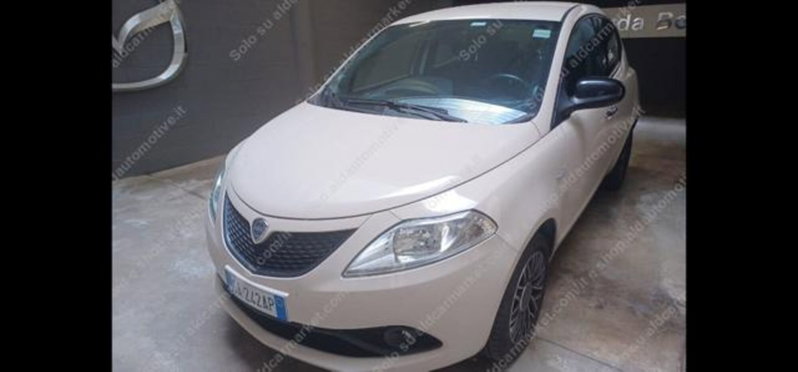 Lancia Ypsilon 1.2 69 CV 5 porte Gold