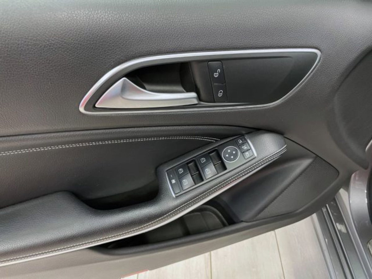 Mercedes-Benz Classe A 180 Sport (15)