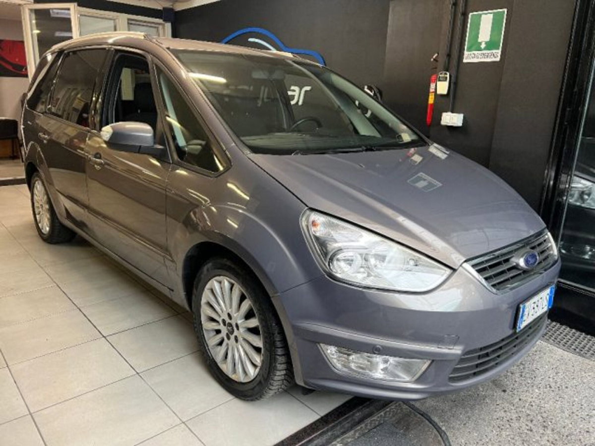 Ford Galaxy 2.0 TDCi 140 CV Powershift Nav Titanium (16)
