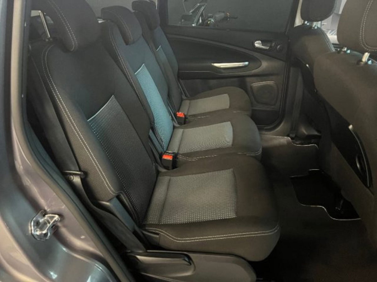 Ford Galaxy 2.0 TDCi 140 CV Powershift Nav Titanium (9)