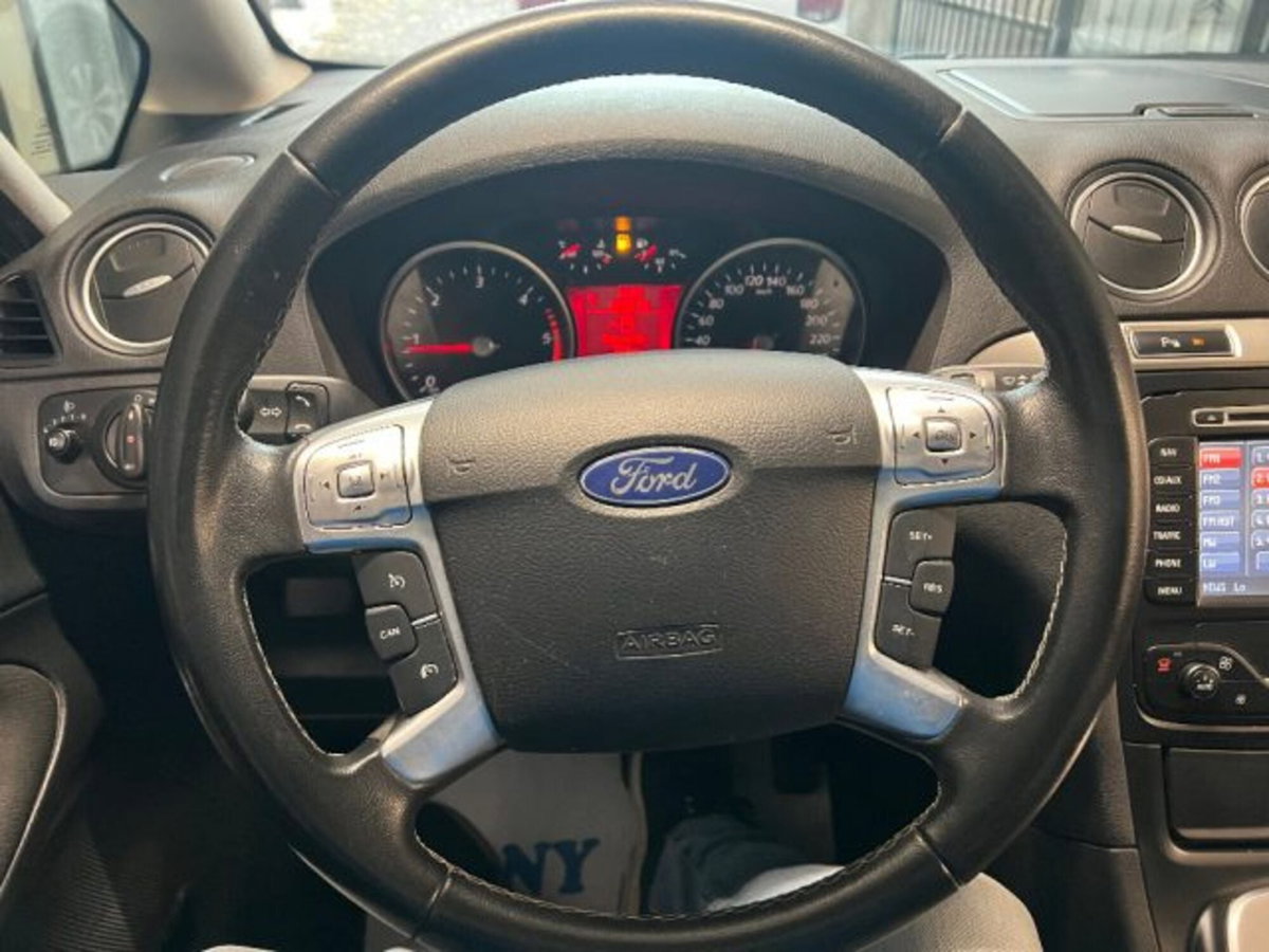 Ford Galaxy 2.0 TDCi 140 CV Powershift Nav Titanium (13)