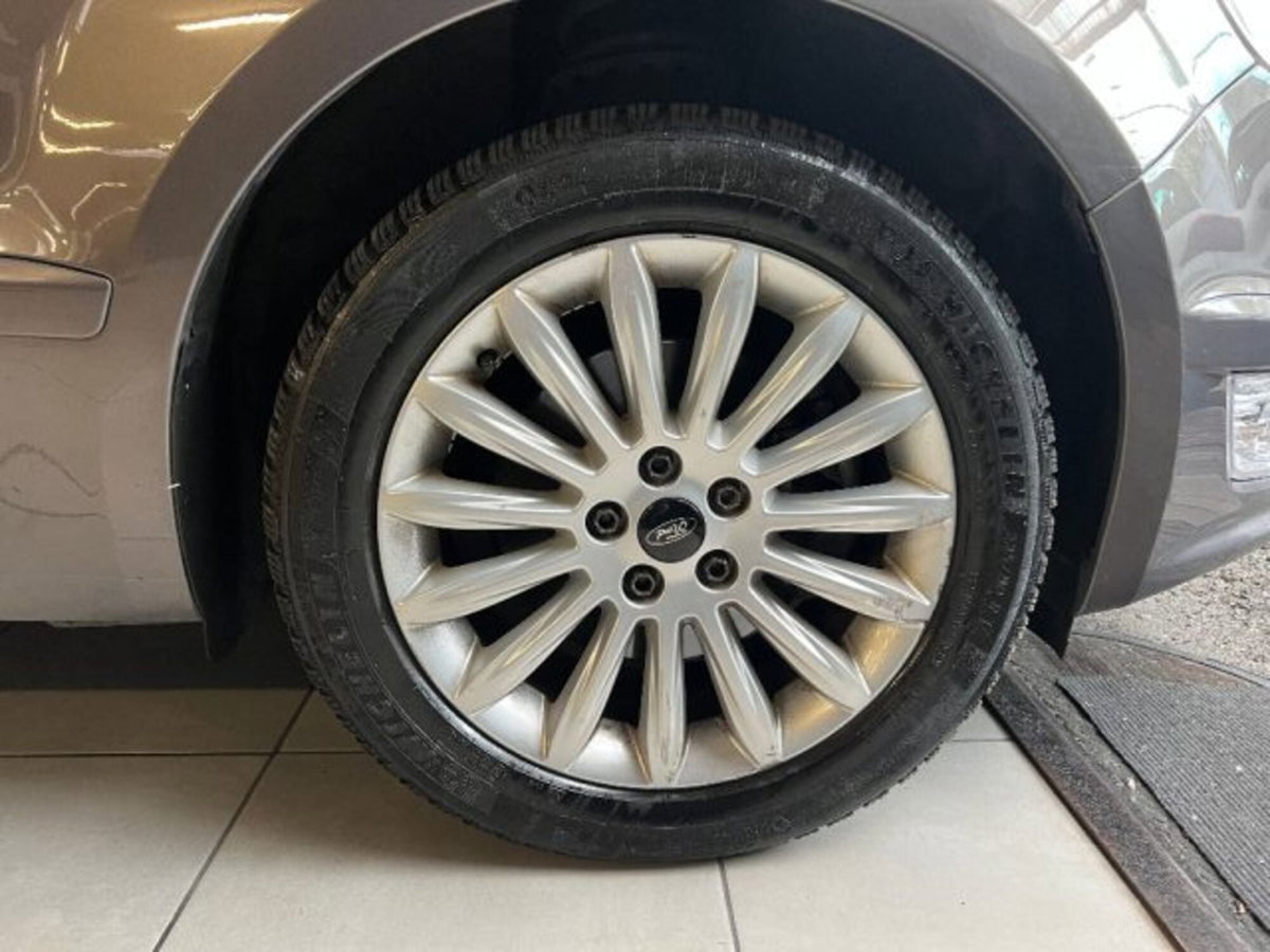 Ford Galaxy 2.0 TDCi 140 CV Powershift Nav Titanium (17)