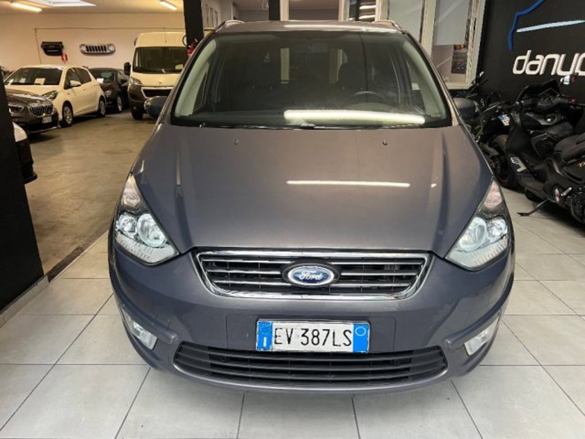 Ford Galaxy 2.0 TDCi 140 CV Powershift Nav Titanium (2)