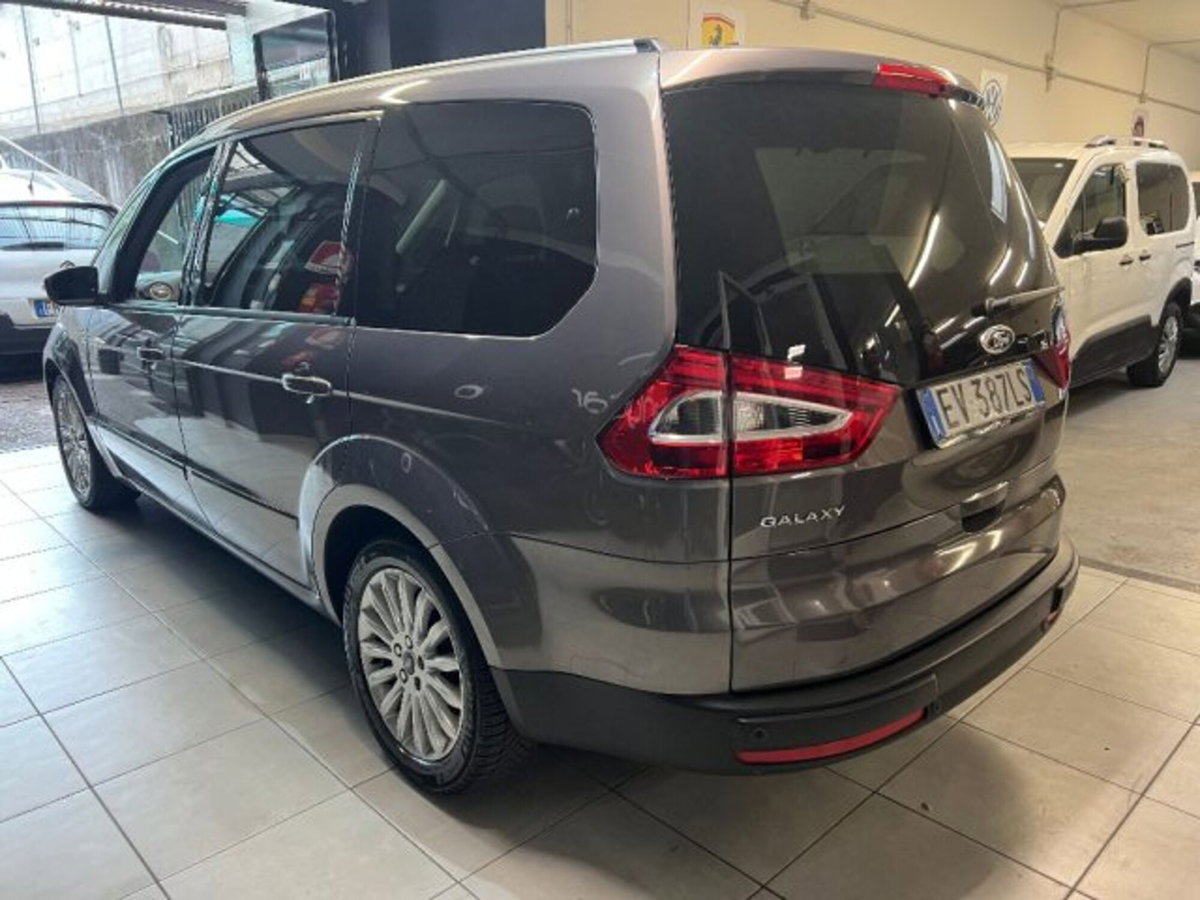 Ford Galaxy 2.0 TDCi 140 CV Powershift Nav Titanium (3)