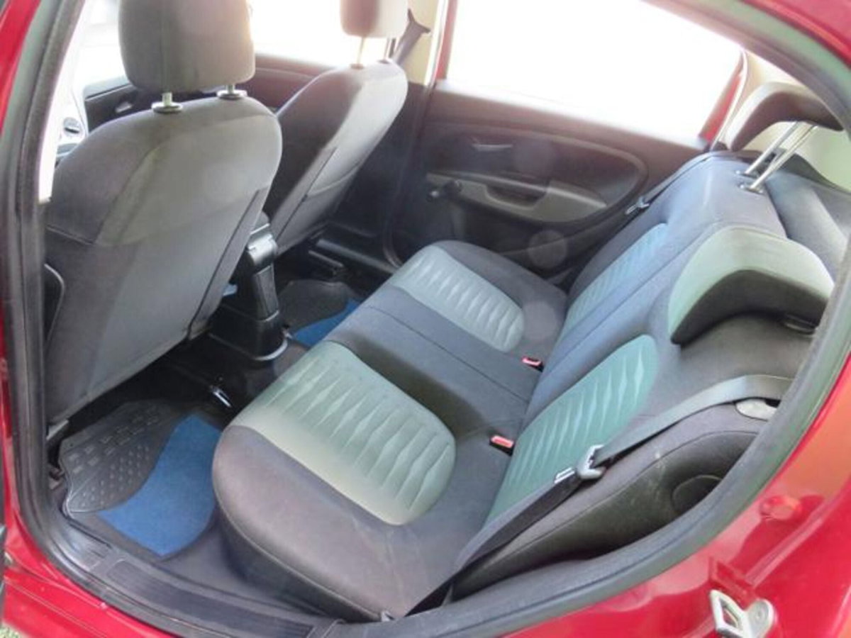 Fiat Grande Punto 1.4 5 porte Dynamic Natural Power (13)