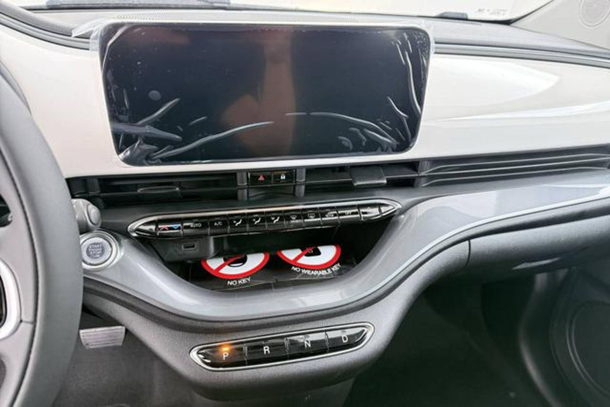 Fiat 500e Icon Berlina 42 kWh (11)