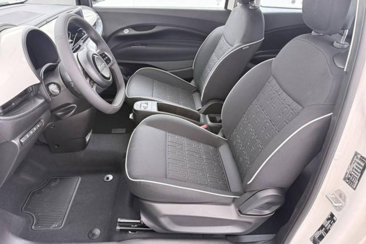 Fiat 500e Icon Berlina 42 kWh (2)
