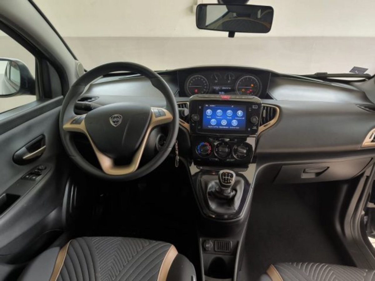 Lancia Ypsilon 1.0 FireFly 5 porte S&S Hybrid Alberta Ferretti (7)