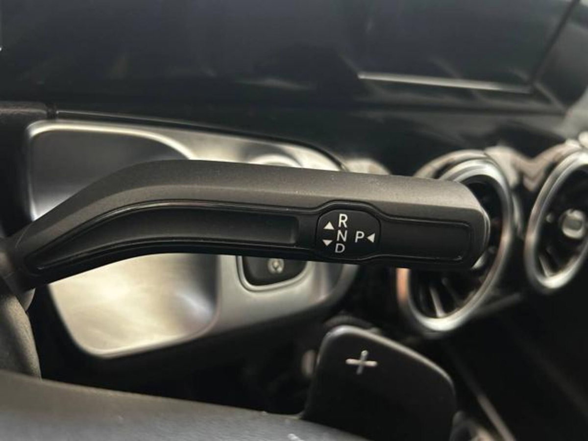 Mercedes-Benz GLB 220 d Automatic 4Matic Sport (16)